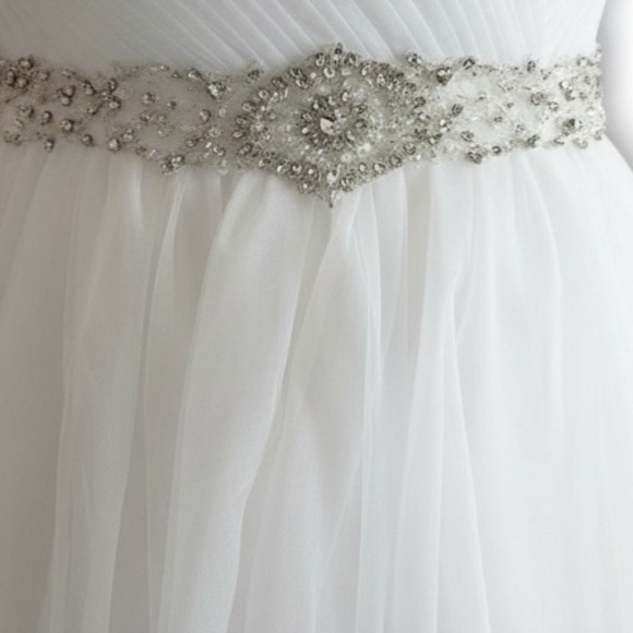 Elegant White Tulle pleated V-Neck Bodice Wedding Dress with Jeweled Belt NWT - Picture 6 of 6